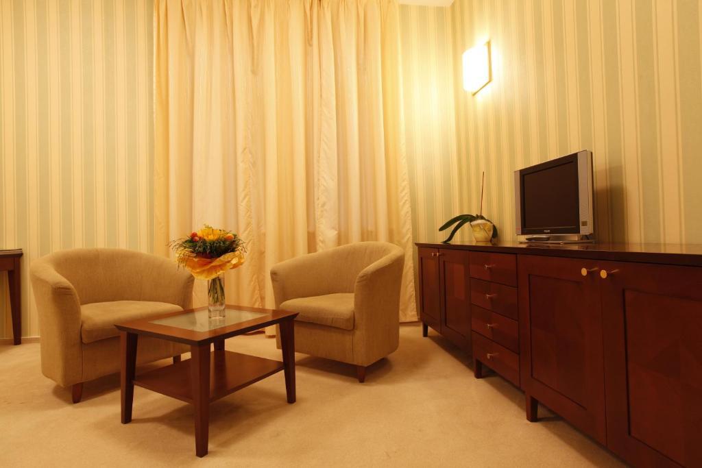Hotel Sandor Pavillon Piest'any Phòng bức ảnh