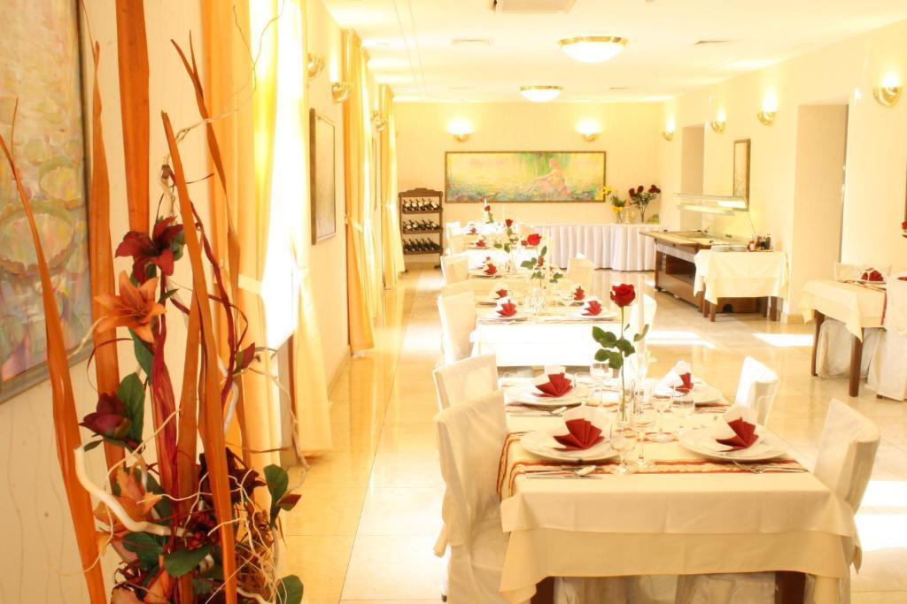 Hotel Sandor Pavillon Piest'any Ngoại thất bức ảnh