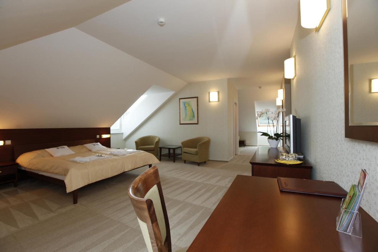 Hotel Sandor Pavillon Piest'any Ngoại thất bức ảnh